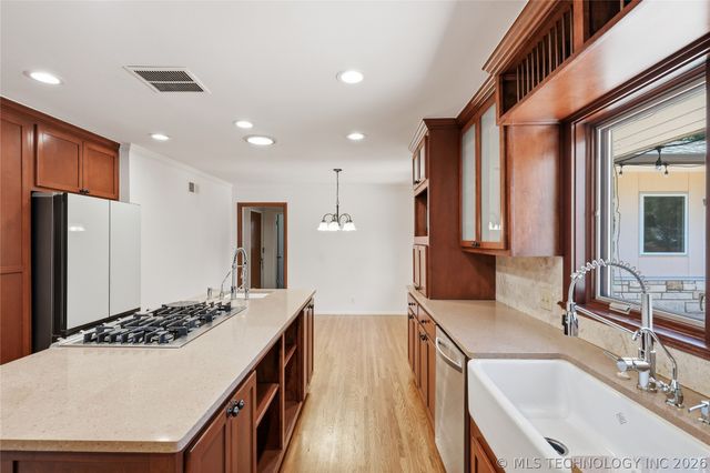 2853 E 35th Place, Tulsa, OK 74105