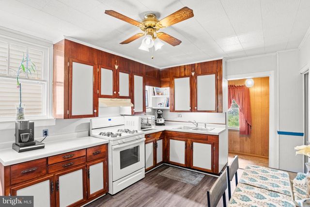 461 E KING ST, Shippensburg, PA 17257
