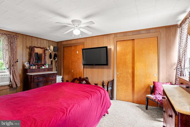 461 E KING ST, Shippensburg, PA 17257
