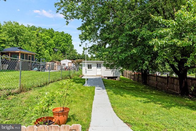 461 E KING ST, Shippensburg, PA 17257