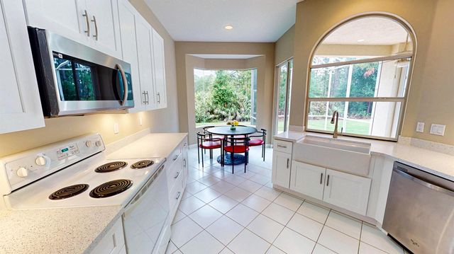 613 SW Andros Circle, Port St Lucie, FL 34986