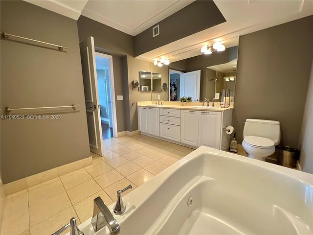 20000 E Country Club Dr 806, Aventura, FL 33180