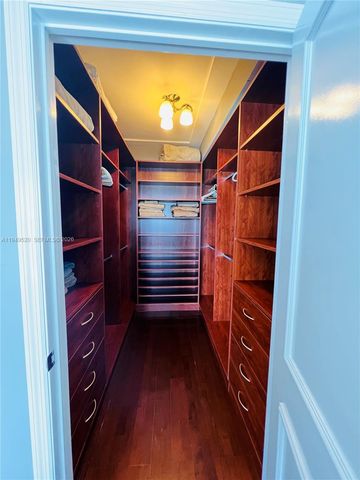 20000 E Country Club Dr 806, Aventura, FL 33180