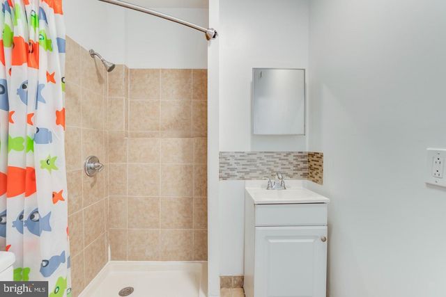 4031 GREEN ST, Philadelphia, PA 19104