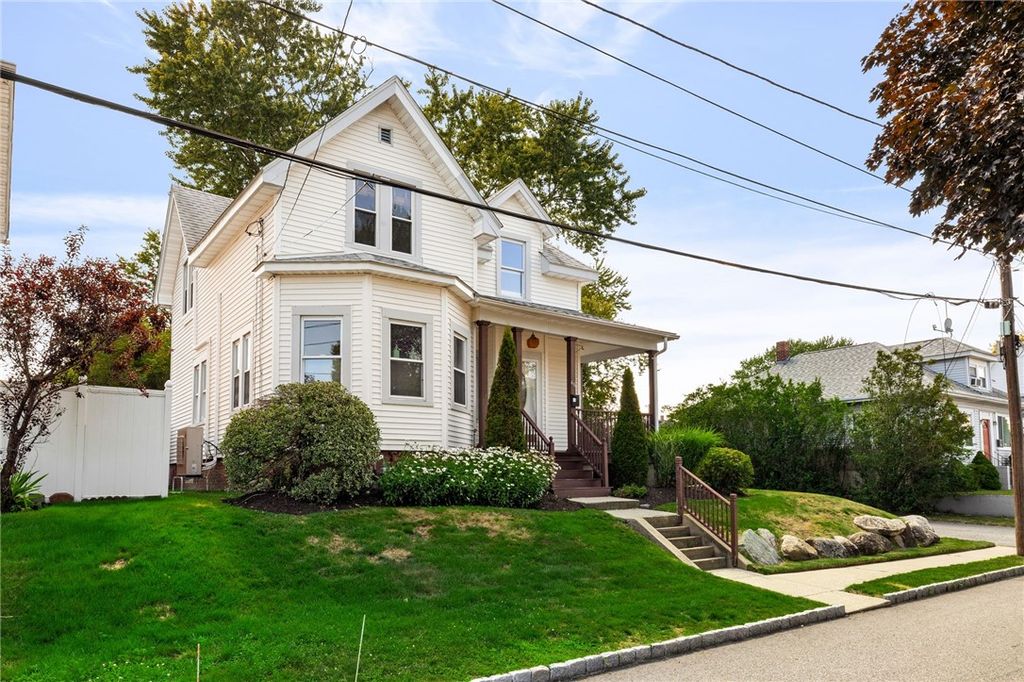 48 Wollaston Street, Cranston, RI 02910