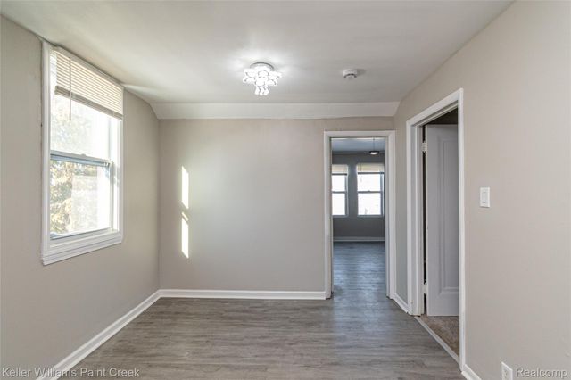 78 E Strathmore Avenue, Pontiac, MI 48340