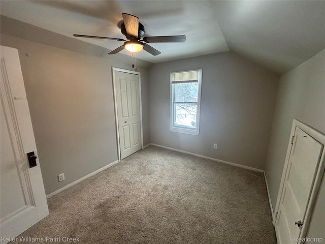 78 E Strathmore Avenue, Pontiac, MI 48340