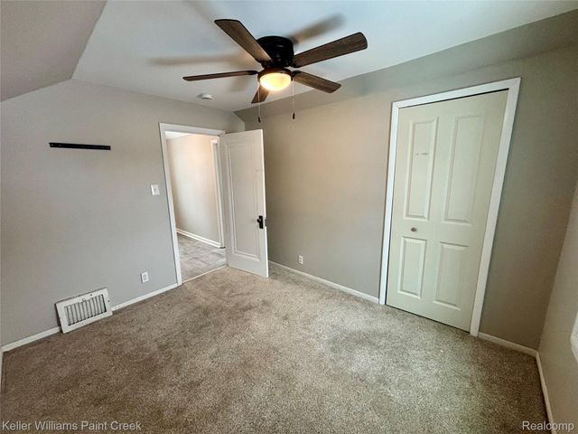 78 E Strathmore Avenue, Pontiac, MI 48340