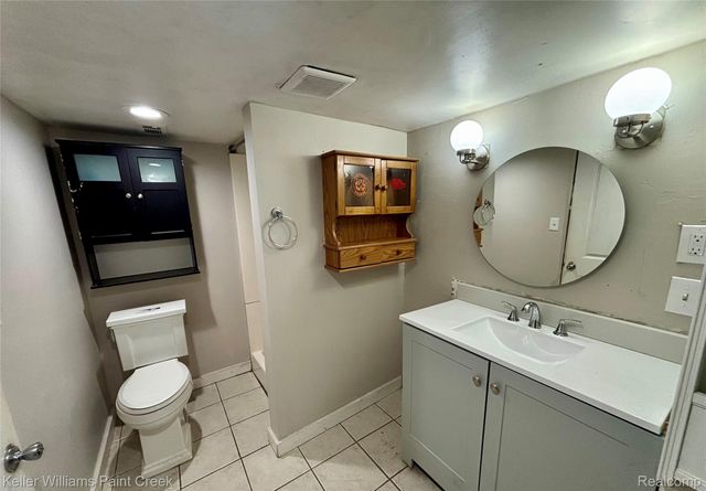 78 E Strathmore Avenue, Pontiac, MI 48340