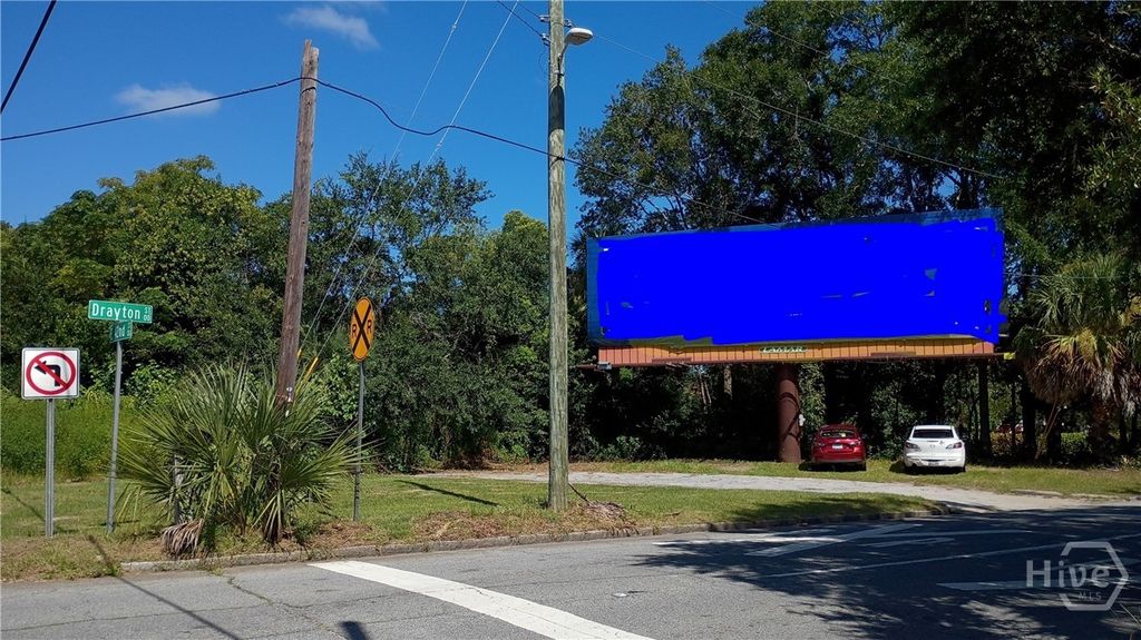 Image 2 of property listing at 2603 Drayton Street, Savannah, GA 31401