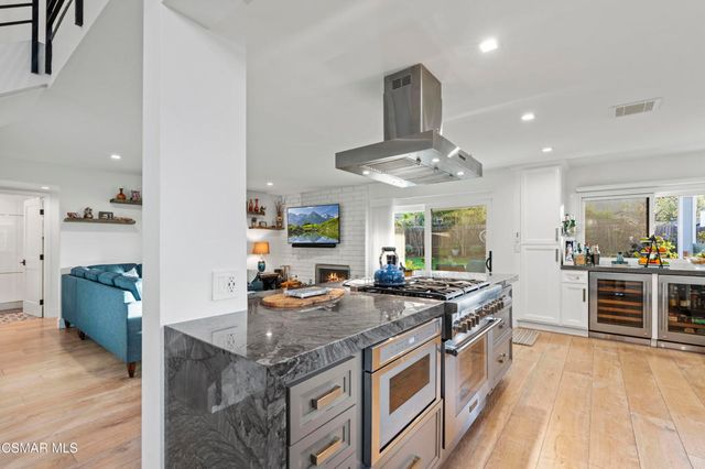 854 Lindawood Street, Newbury Park, CA 91320