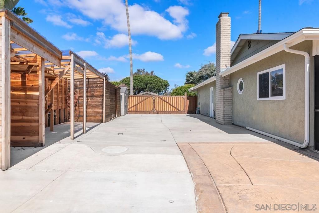 Image 24 of property listing at 2245 Nob Hill Drive, Carlsbad, CA 92008