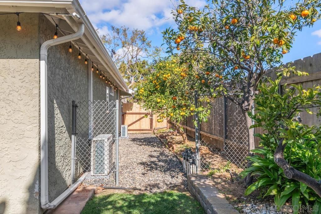 Image 28 of property listing at 2245 Nob Hill Drive, Carlsbad, CA 92008