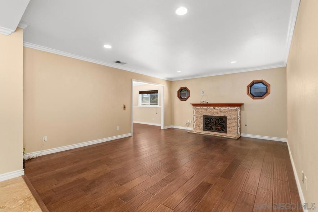 Image 7 of property listing at 2245 Nob Hill Drive, Carlsbad, CA 92008