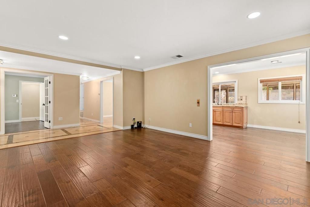 Image 8 of property listing at 2245 Nob Hill Drive, Carlsbad, CA 92008