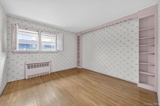 7 1st Avenue, Bayville, NY 11709