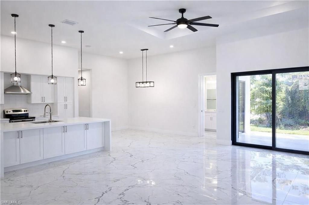 Image 4 of property listing at 2751 NW 42nd PL, Cape Coral, FL 33993