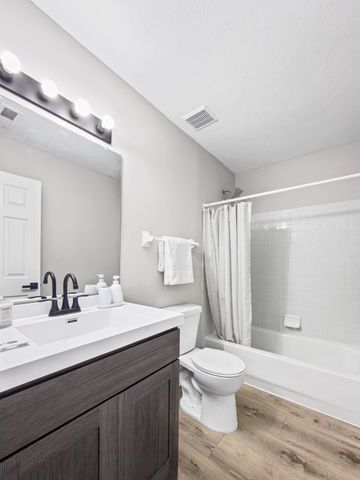 909 Surfridge Drive, Hebron, KY 41048