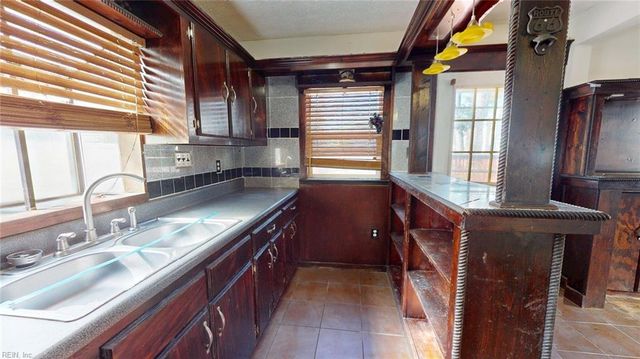 733 Spruce ST, Hampton, VA 23661