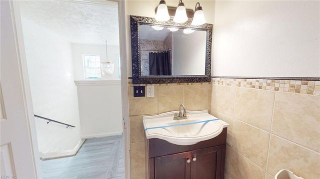 733 Spruce ST, Hampton, VA 23661