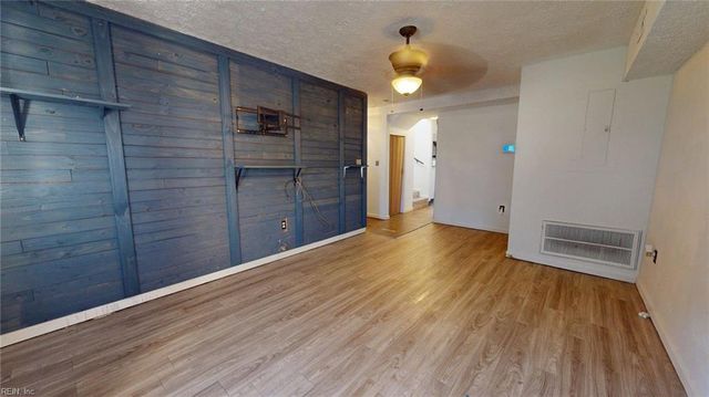 733 Spruce ST, Hampton, VA 23661