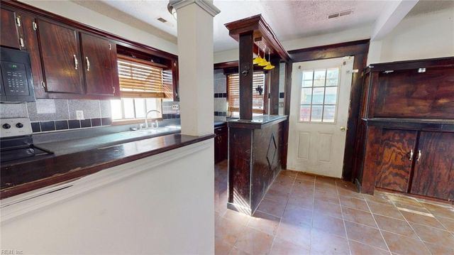 733 Spruce ST, Hampton, VA 23661
