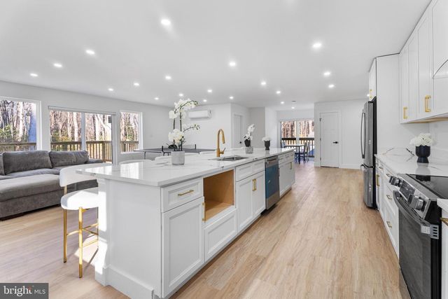 10231 HENRY RD, Berlin, MD 21811