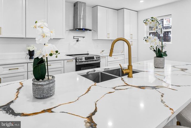 10231 HENRY RD, Berlin, MD 21811