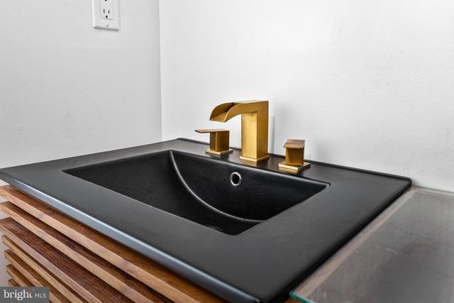 10231 HENRY RD, Berlin, MD 21811