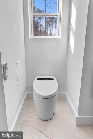 10231 HENRY RD, Berlin, MD 21811