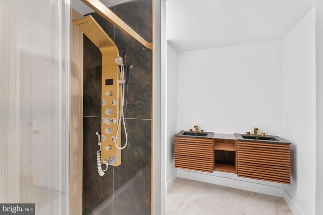 10231 HENRY RD, Berlin, MD 21811