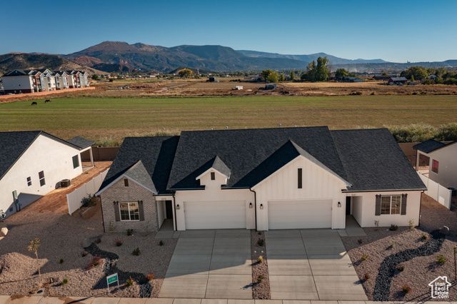 341 W ROSIE LOOP #26W, Cedar City, UT 84721
