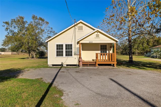 14202 Susie Lane CR442, Alvin, TX 77511