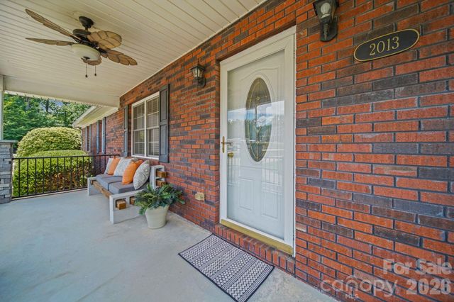 2013 Silvertip Court, Belmont, NC 28012
