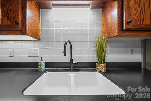 2013 Silvertip Court, Belmont, NC 28012