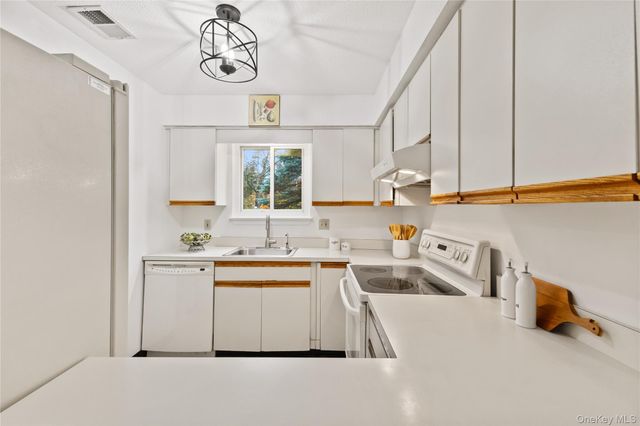 46 Scenic View, Yorktown Heights, NY 10598