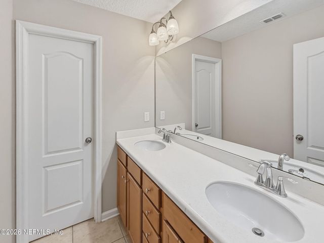 12039 WYNNFIELD LAKES Circle, Jacksonville, FL 32246