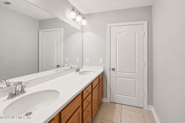 12039 WYNNFIELD LAKES Circle, Jacksonville, FL 32246