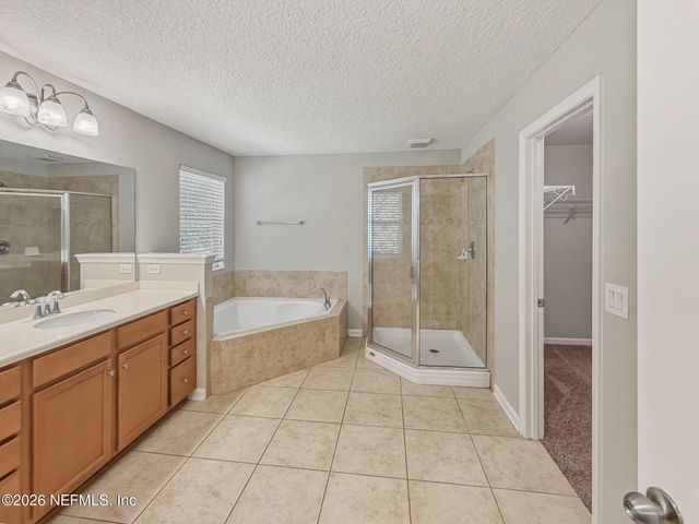 12039 WYNNFIELD LAKES Circle, Jacksonville, FL 32246