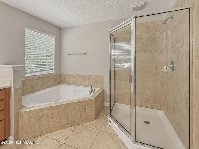 12039 WYNNFIELD LAKES Circle, Jacksonville, FL 32246