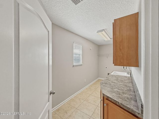12039 WYNNFIELD LAKES Circle, Jacksonville, FL 32246