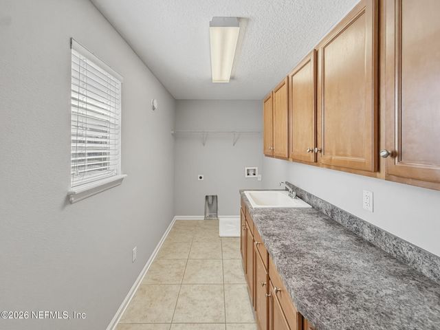 12039 WYNNFIELD LAKES Circle, Jacksonville, FL 32246