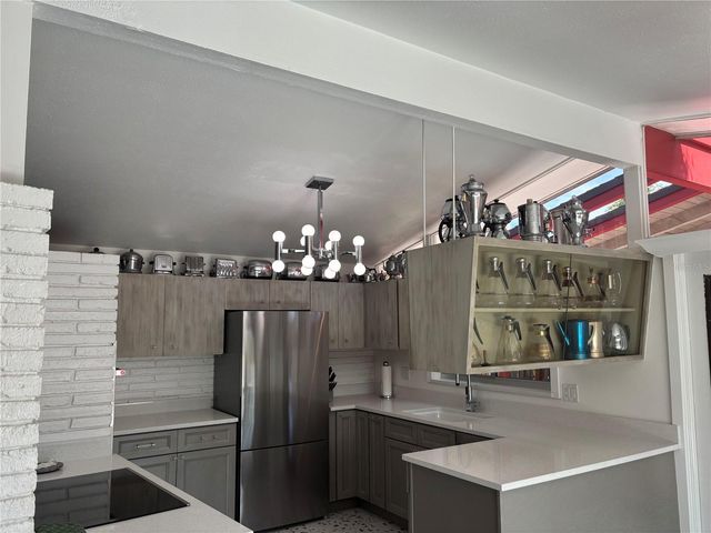 4830 HIGEL AVENUE, Sarasota, FL 34242