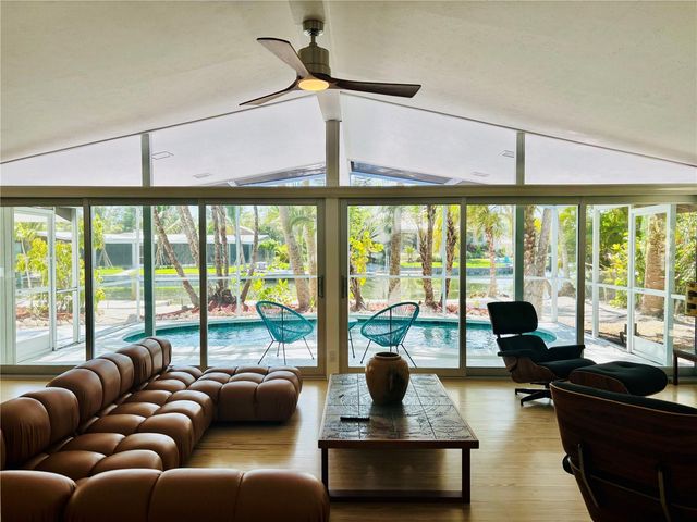 4830 HIGEL AVENUE, Sarasota, FL 34242