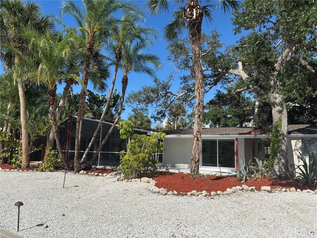 4830 HIGEL AVENUE, Sarasota, FL 34242