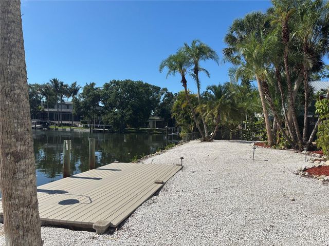4830 HIGEL AVENUE, Sarasota, FL 34242