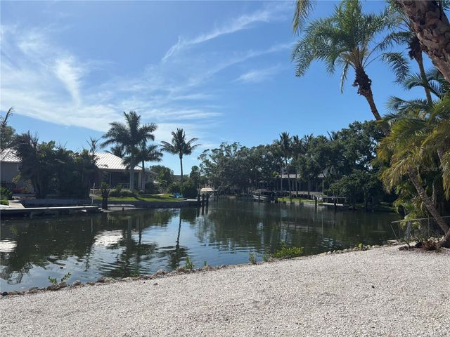 4830 HIGEL AVENUE, Sarasota, FL 34242