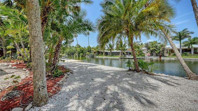 4830 HIGEL AVENUE, Sarasota, FL 34242