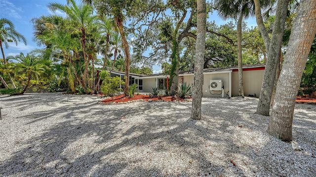 4830 HIGEL AVENUE, Sarasota, FL 34242