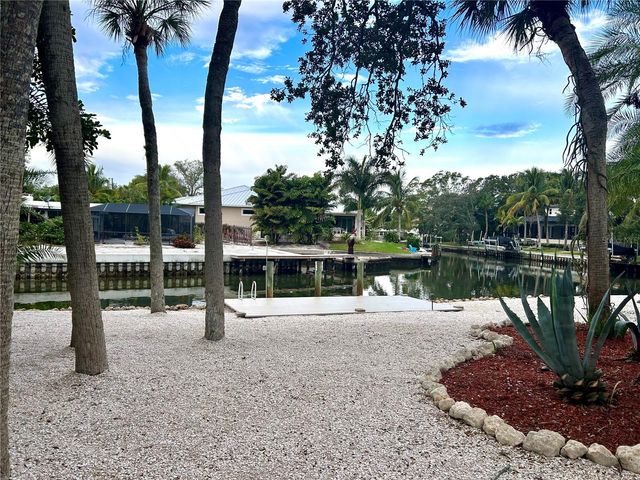 4830 HIGEL AVENUE, Sarasota, FL 34242